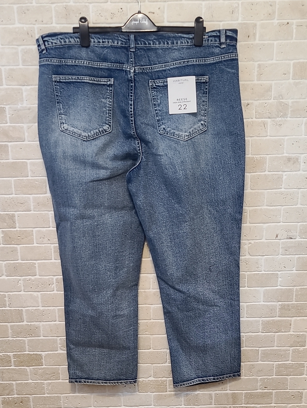 Habitual Women's Medium Blue Straight Jeans (Sz 22) - Picture 4 of 9